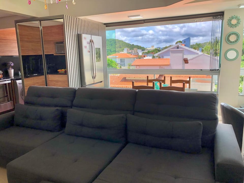Communal lounge/ TV room, TV and multimedia, Kitchen or kitchenette, Living room, Seating area, Evening entertainment