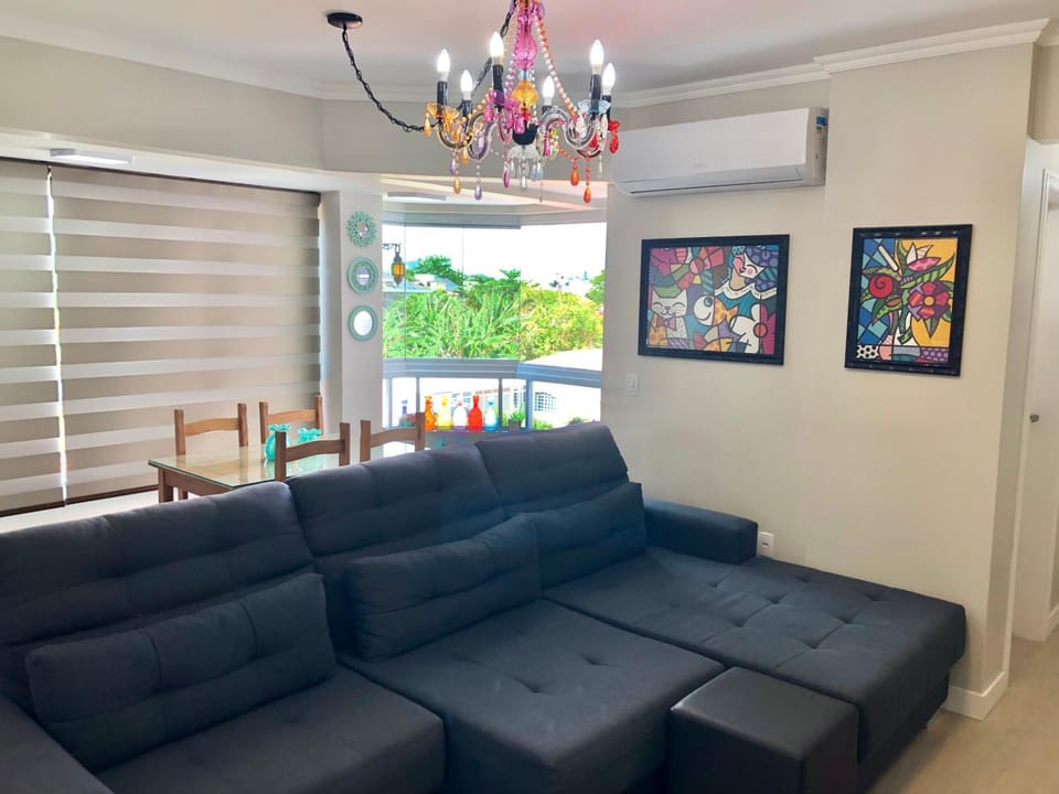 Living room, Seating area, air conditioner