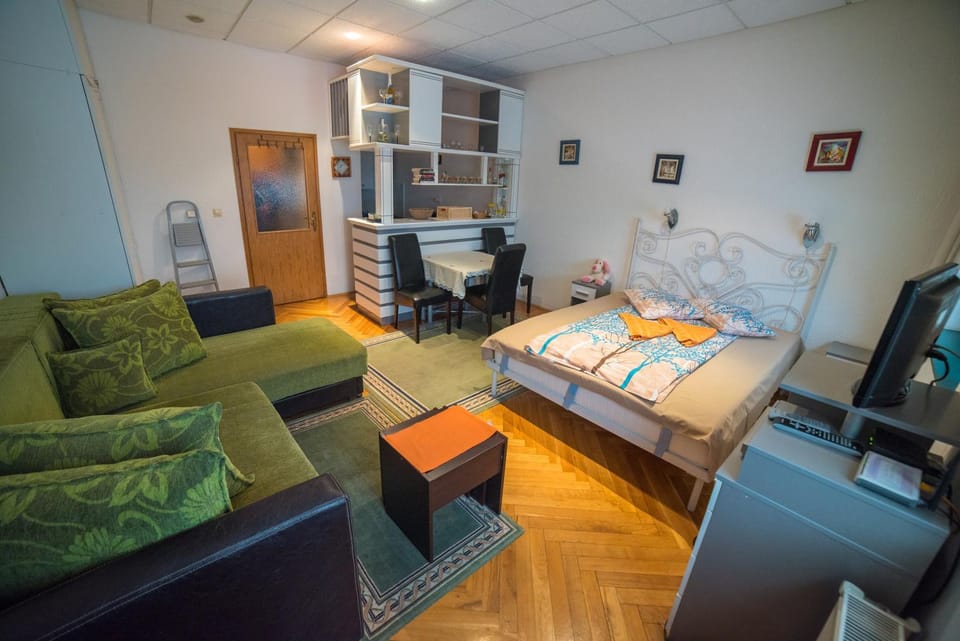 Dining area, Bedroom