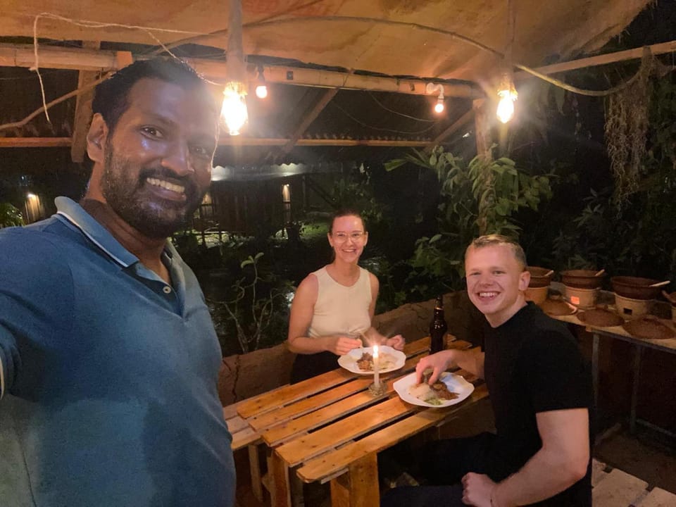 Restaurant/places to eat, Restaurant/places to eat, Night, Food and drinks, Food, Guests, Drinks