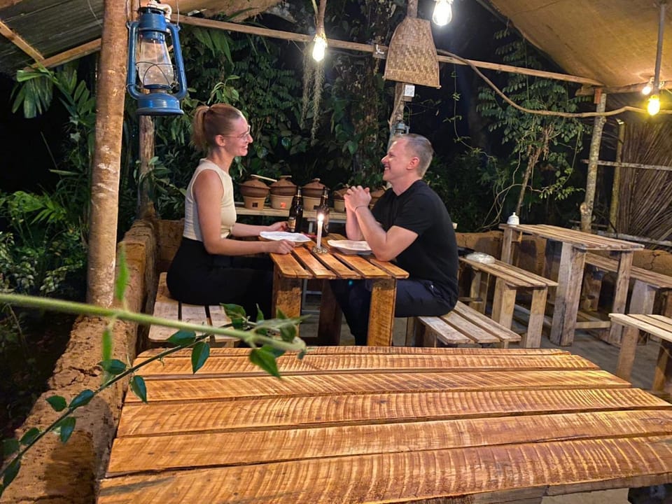 Restaurant/places to eat, Restaurant/places to eat, Night, Food and drinks, Dining area, Guests, Drinks