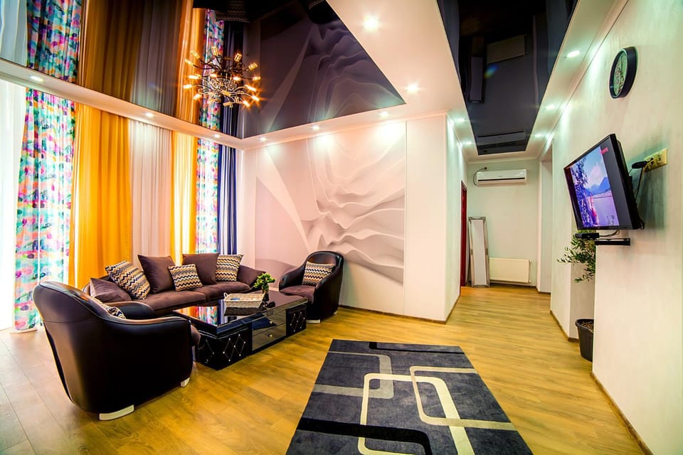 Communal lounge/ TV room, Living room, air conditioner