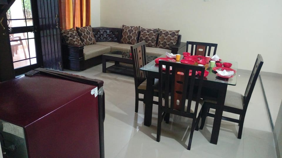 Communal lounge/ TV room, Living room, Seating area, Dining area