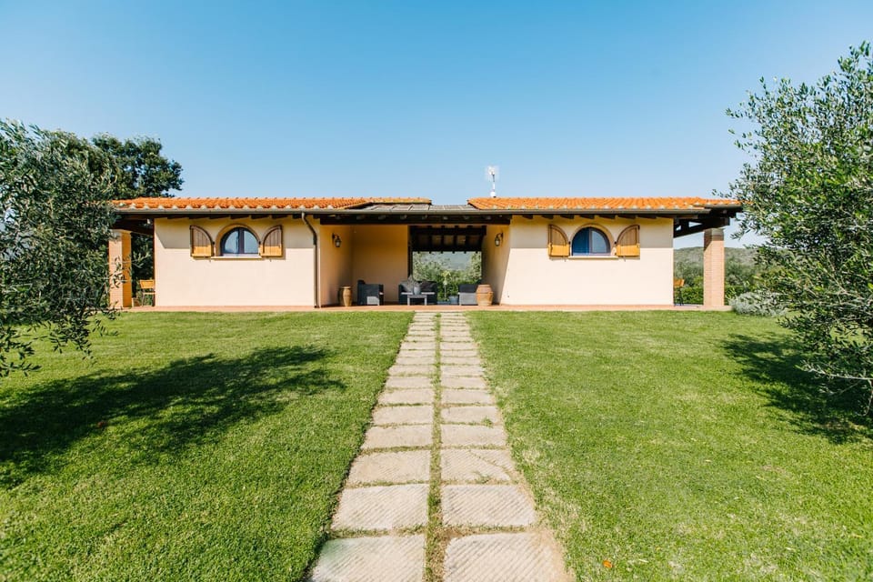 Property building, Patio, Garden, Garden, Living room, Garden view