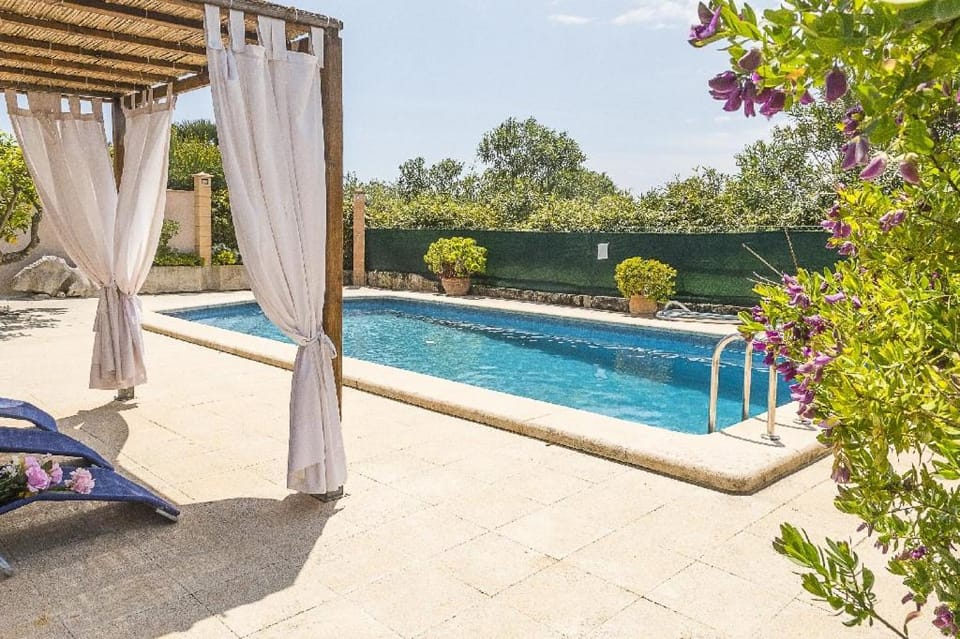 Villa Pula Viñas Country villa 3 bedrooms pool and fabulous views of the Pula golf course near Son servera Villa in Llevant