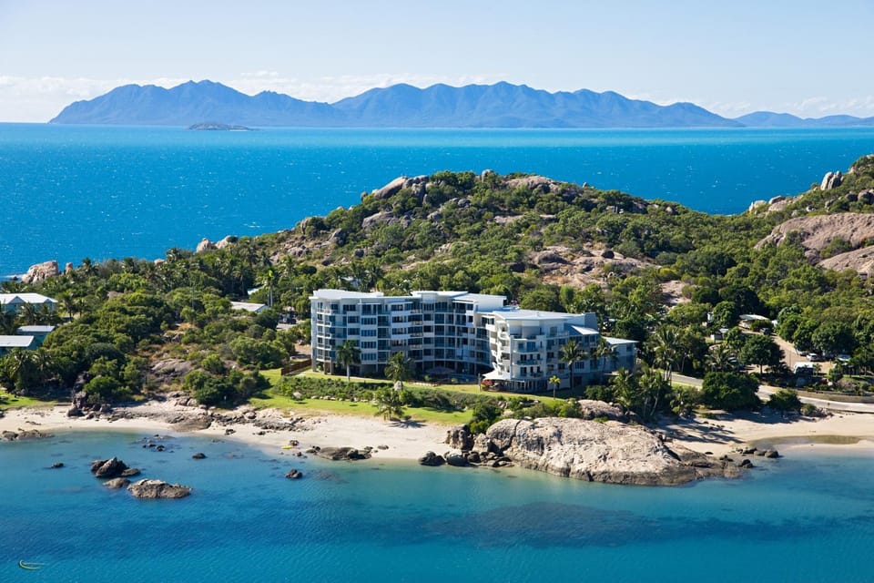 Property building, Natural landscape, Beach, Sea view