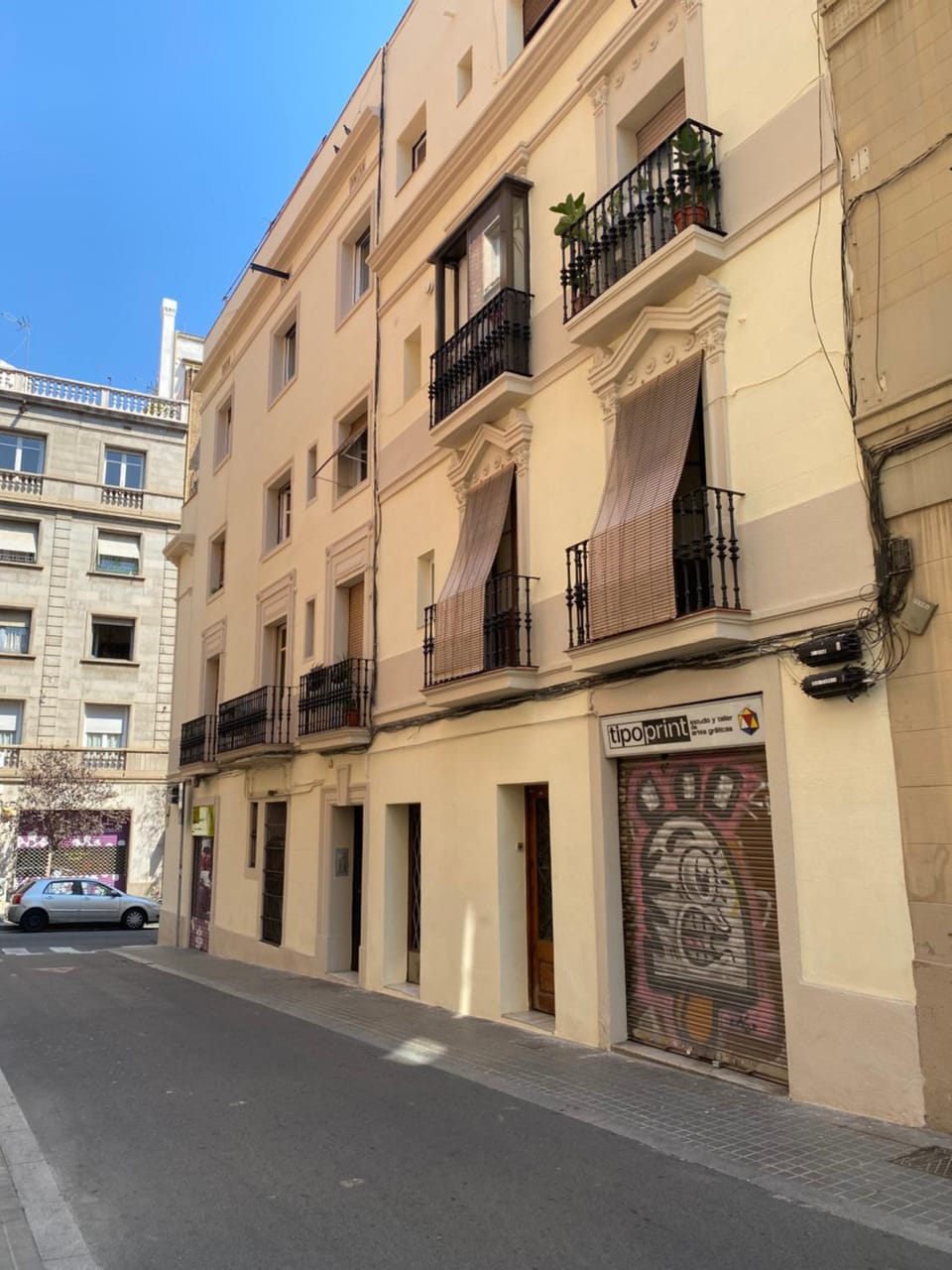 Facade/entrance