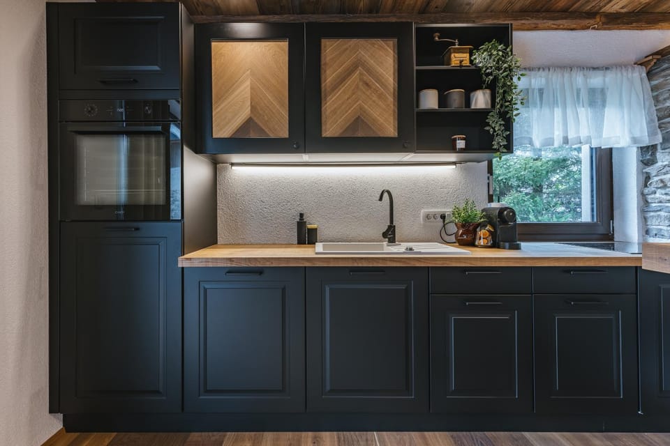 Kitchen or kitchenette