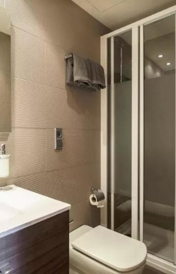 Shower, Toilet, Bathroom