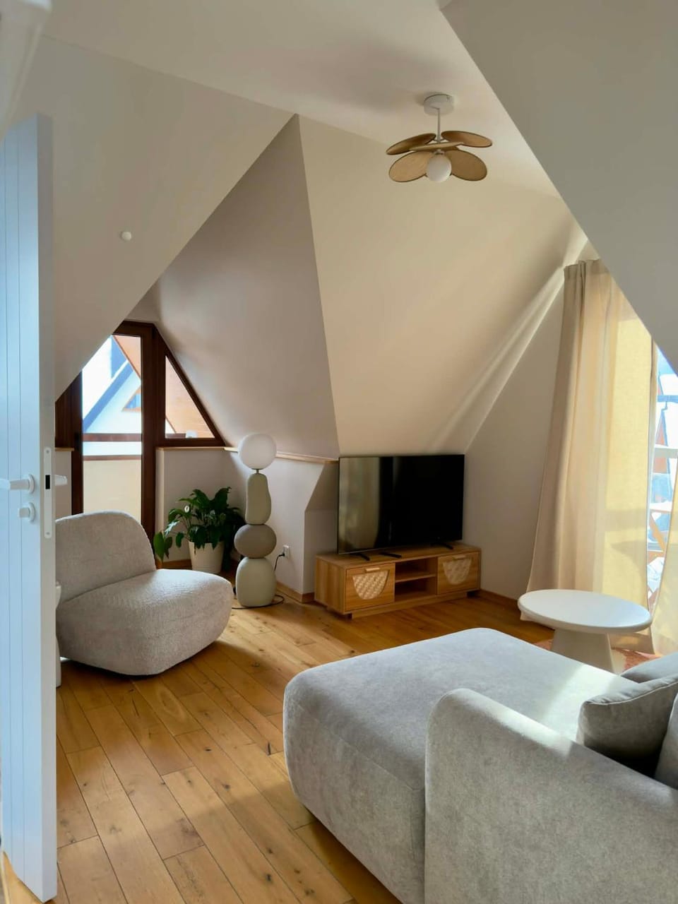 TV and multimedia, Balcony/Terrace, Living room