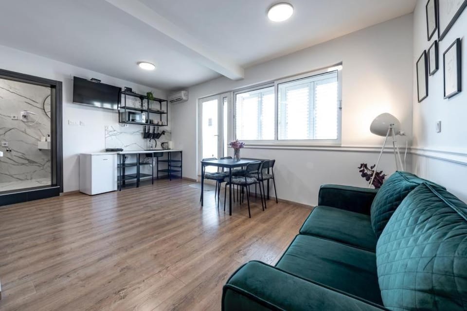 Guest house AllineedDubrovnik Choose between Double room or penthouse or studio apartments FREE PARKING Apartment in Dubrovnik