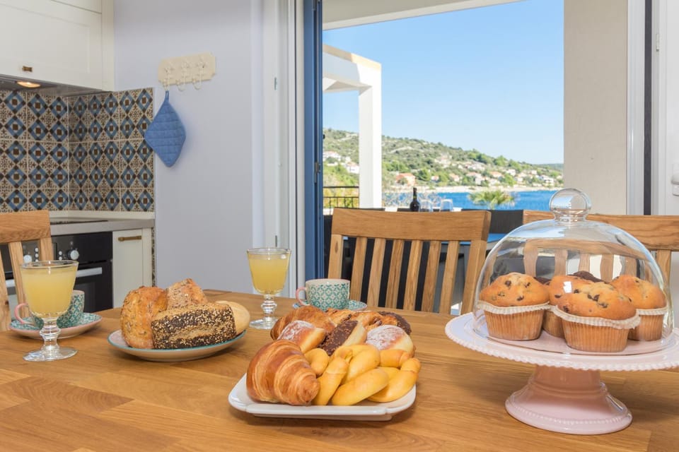 Spring, Day, Summer, Garden, Balcony/Terrace, Kitchen or kitchenette, Autumn, On site
