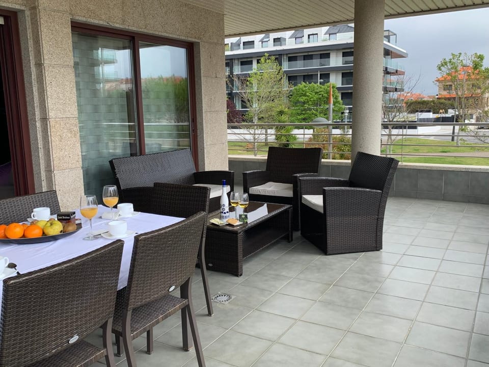 CANELAS CLASS con AMPLIAS TERRAZAS Apartment in Portonovo