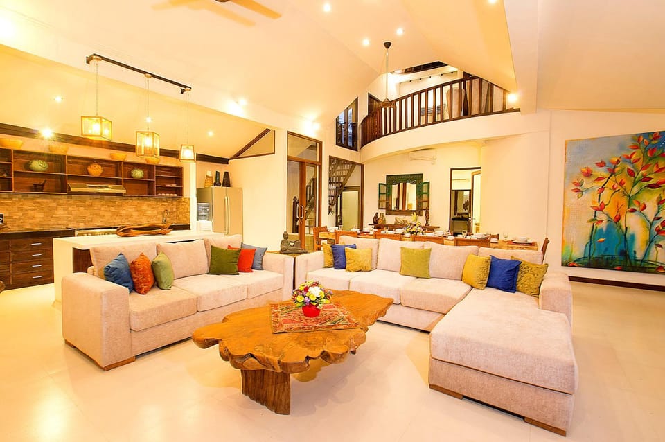 Living room, Seating area