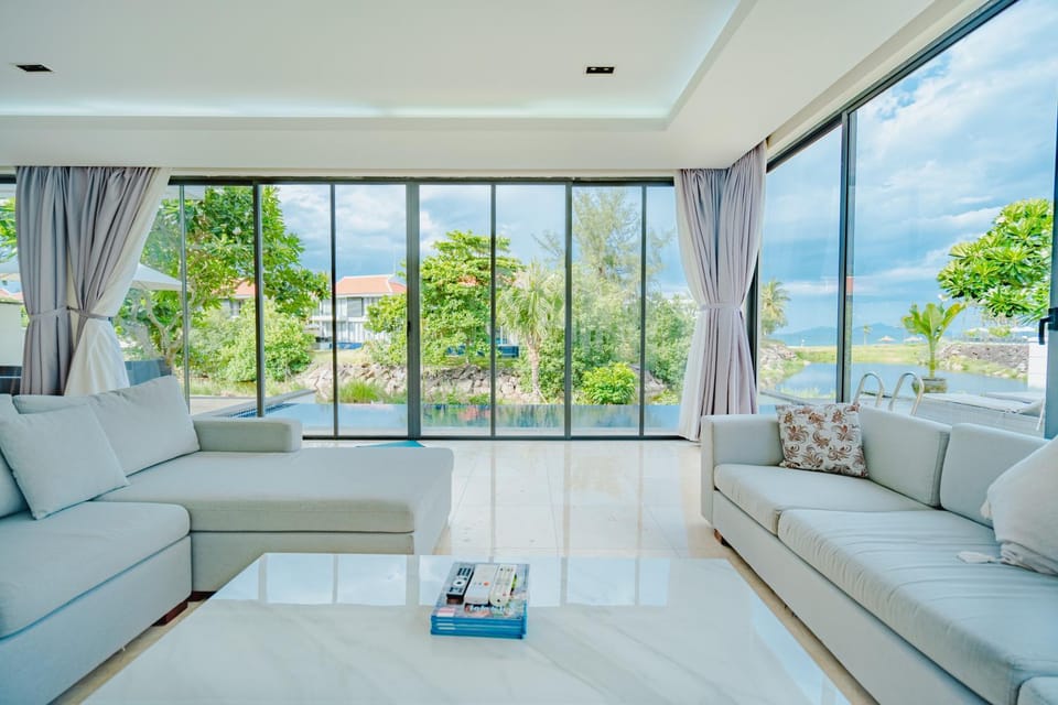 Living room, Lake view