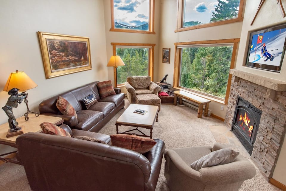 Powderhorn Penthouse Slopeview Condo: Views, Easy Slope/Town Access Apartment in Breckenridge