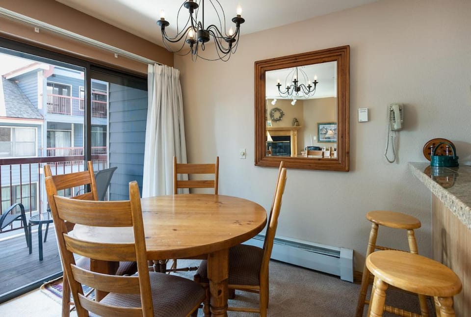 River Mountain Lodge Peaks Trail Condo: Ski-In, Downtown Breck Apartment in Breckenridge
