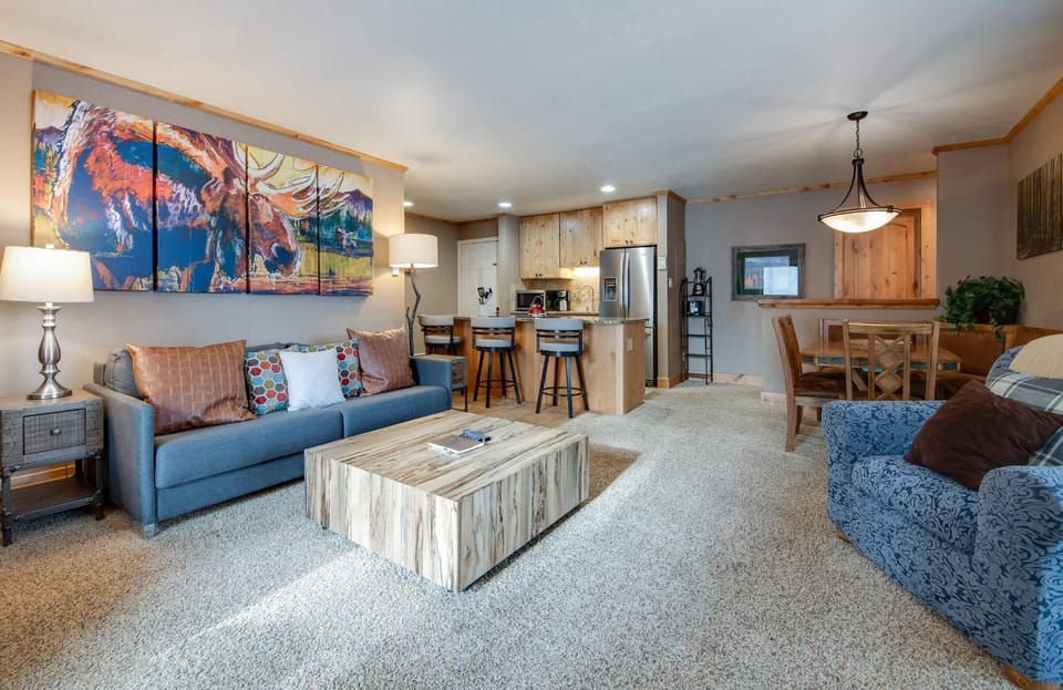 Double Eagle Aprés Ski Condo: Ski In, Walk to Town Apartment in Breckenridge