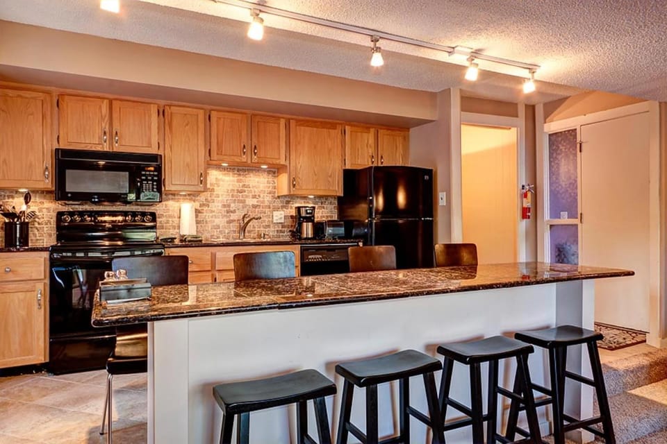 Peak 8 Village Hideaway Condo: On Shuttle Route Apartment in Breckenridge