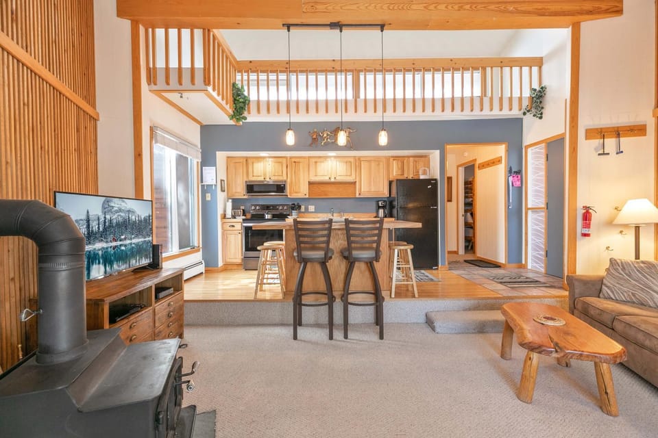 Peak 8 Village Retreat Condo: Great Year-Round Location Apartment in Breckenridge