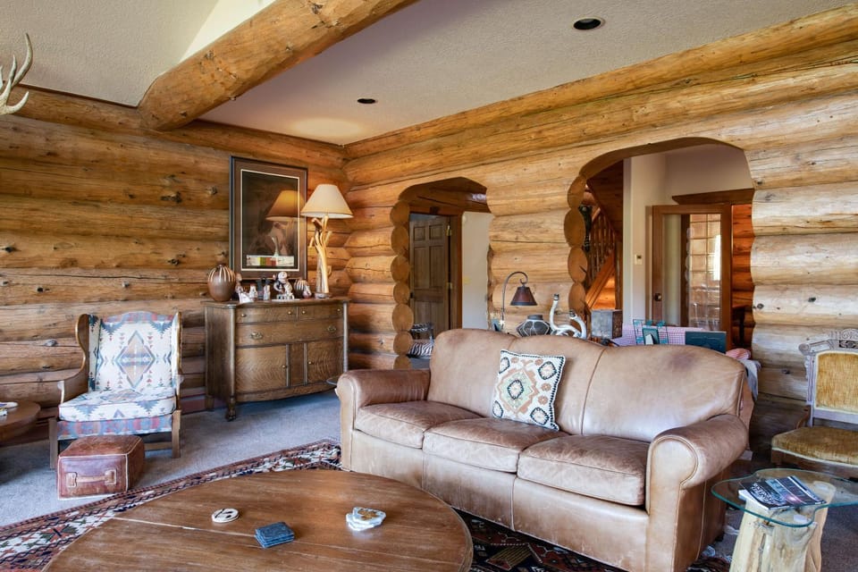 Swan River Lodge Home: Spacious, Hot Tub House in Breckenridge
