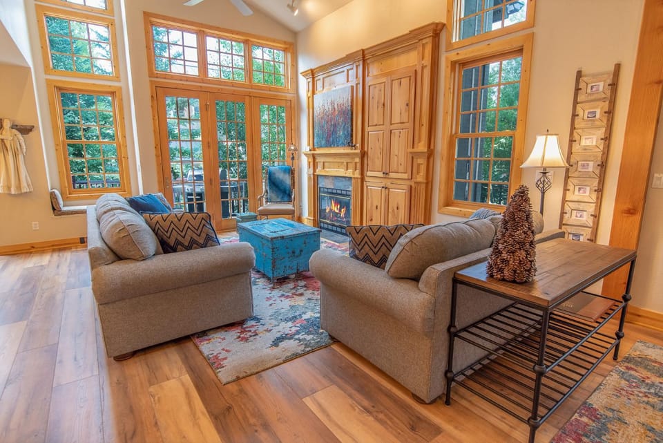 White Wolf Mountain Air Townhome: Elegant Retreat Apartment in Breckenridge