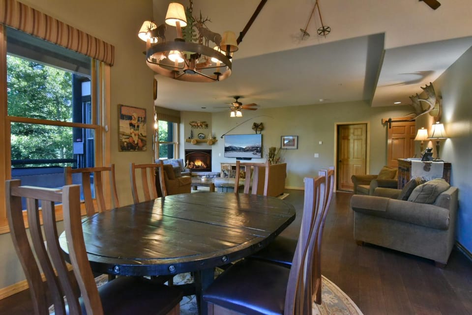 Corral at Breckenridge Raven Condo: Soaking Tub, Views Apartment in Breckenridge