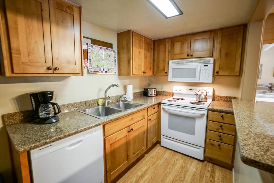 Columbine North Star Condo: Close To Everything Apartment in Breckenridge