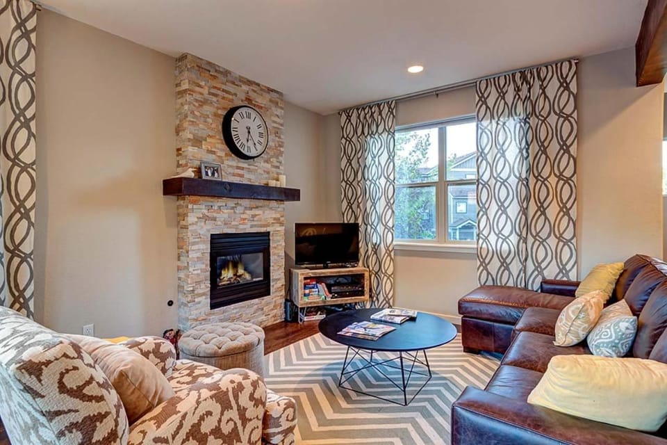 Crossroads Snowshoe Townhome: Great Views, On Rec Path Apartment in Frisco