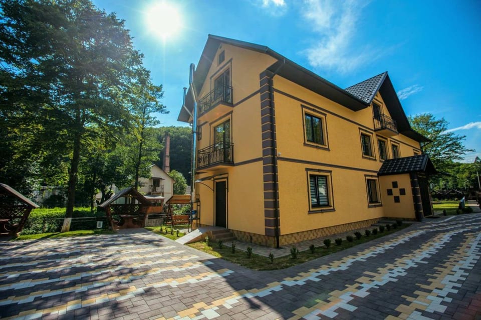 Property building, Area and facilities