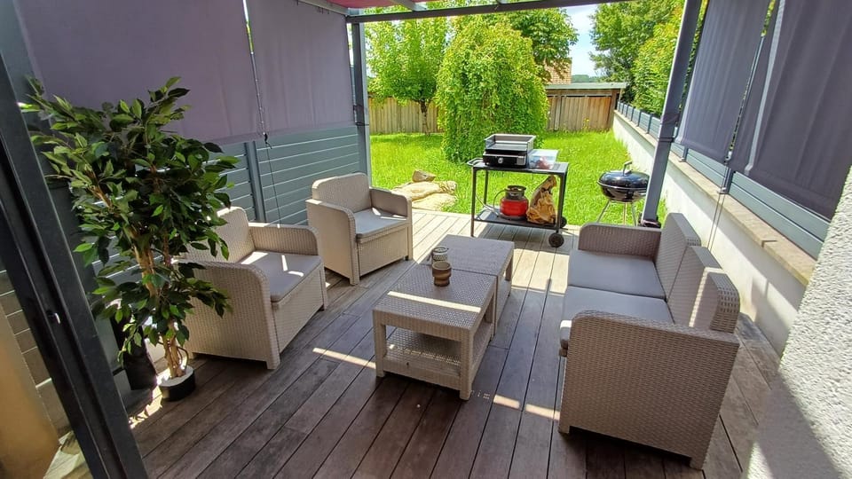 Patio, BBQ facilities