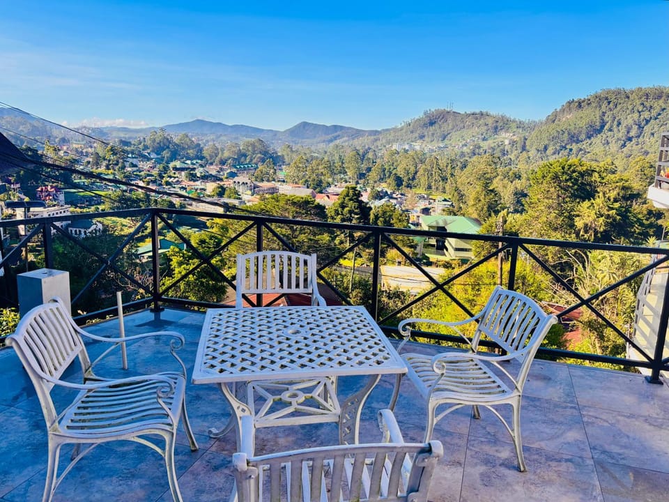 Shiny View Bed and Breakfast in Nuwara Eliya