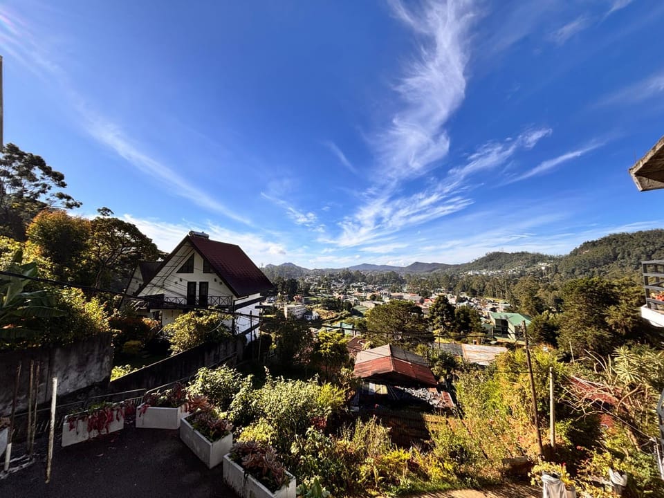 Shiny View Bed and Breakfast in Nuwara Eliya