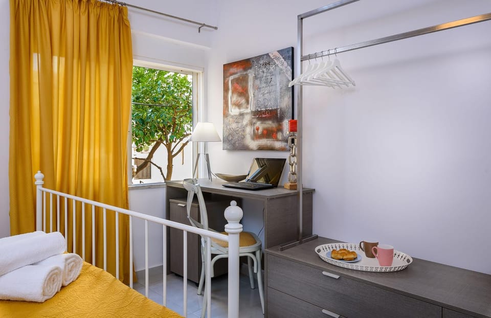 Bedroom, Garden view