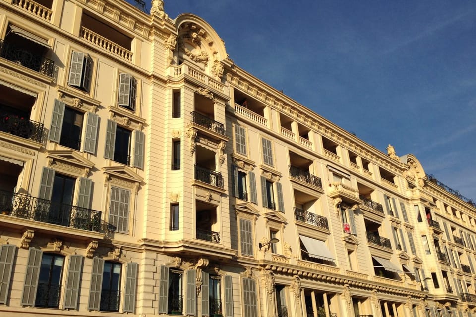 GRAND HÔTEL Golden Square 3 min to Beach Green Corridor View AC Apartment in Nice