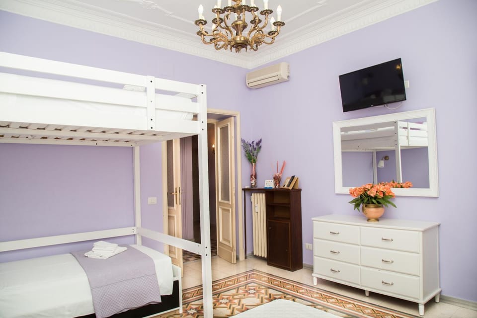 Communal lounge/ TV room, TV and multimedia, Photo of the whole room, bunk bed