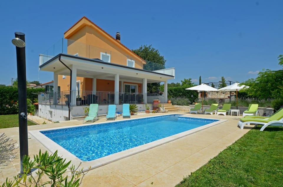 Property building, Swimming pool