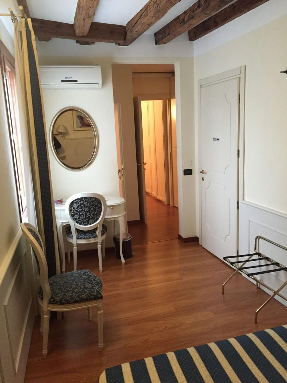 Living room, Seating area, Bedroom, air conditioner