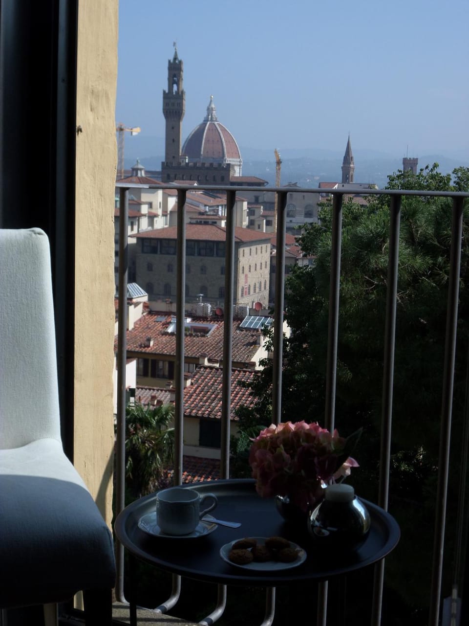 Bedroom, City view