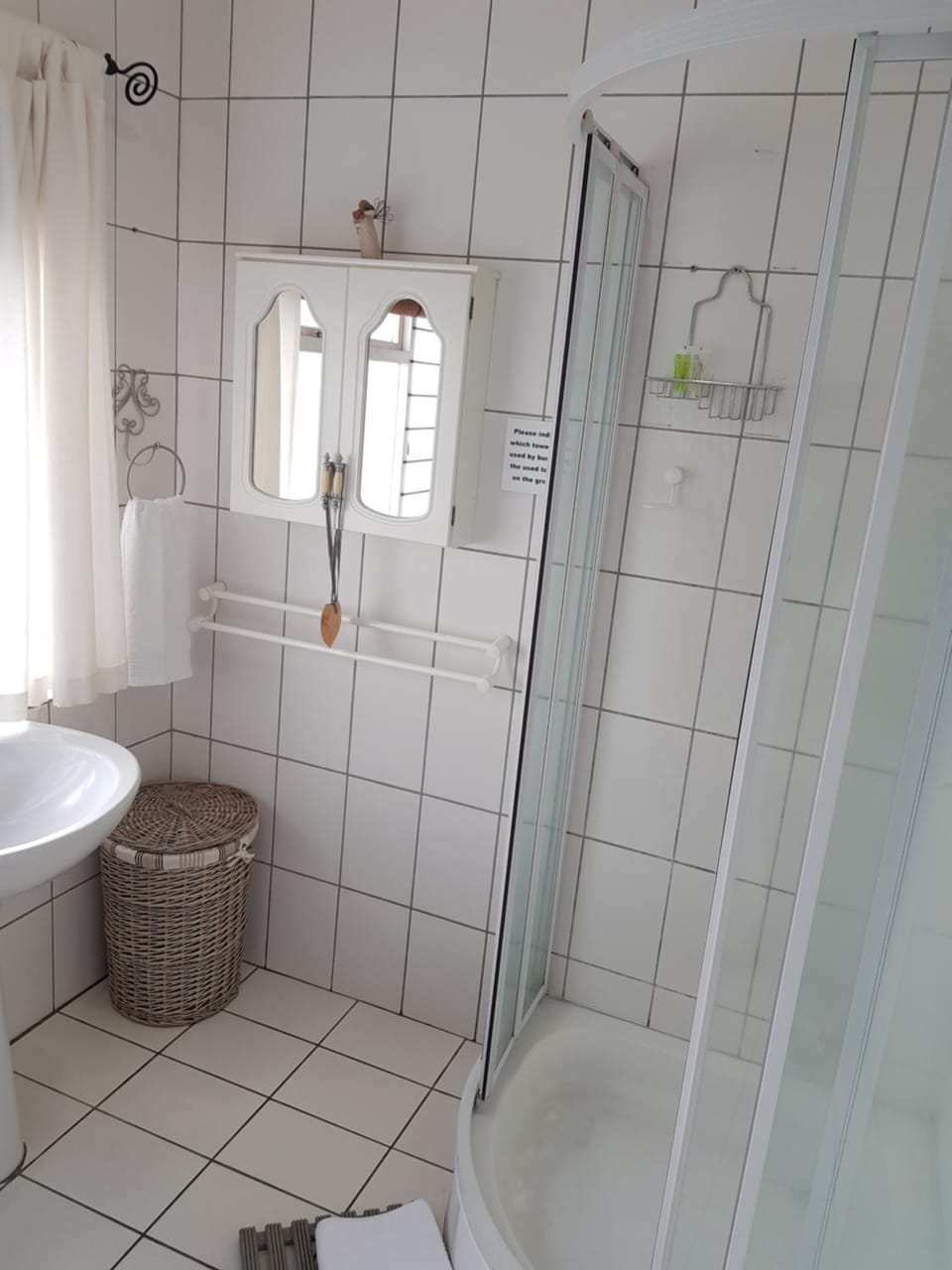 Shower, Bathroom, towels