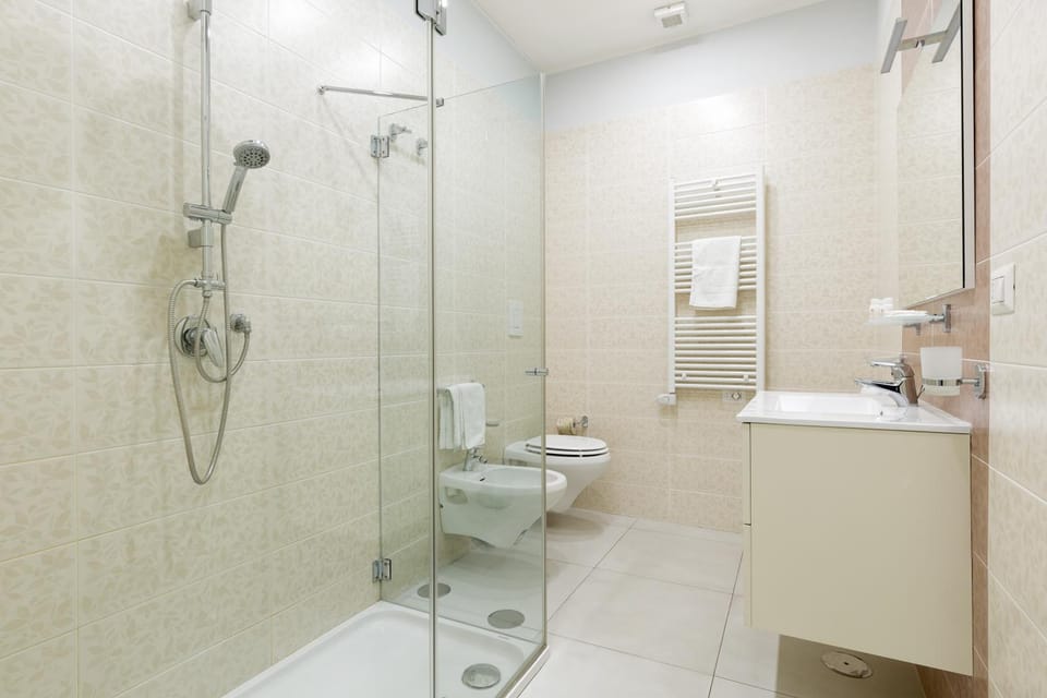 Shower, Toilet, Bathroom