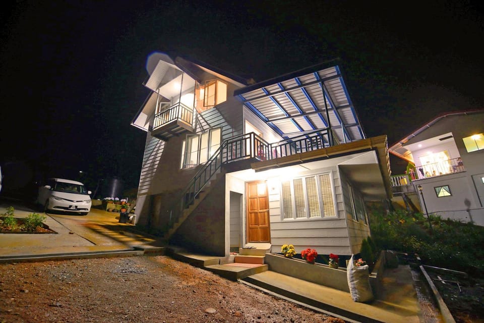 Facade/entrance, Night