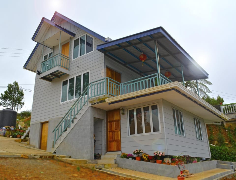 Facade/entrance, Day