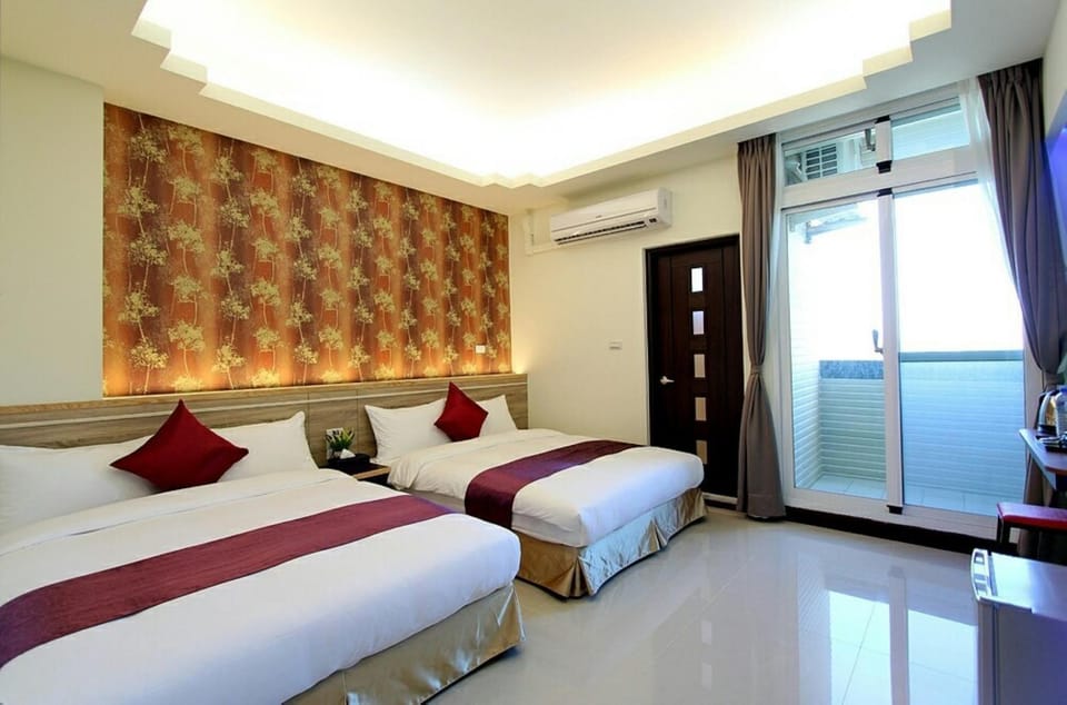 Photo of the whole room, bunk bed