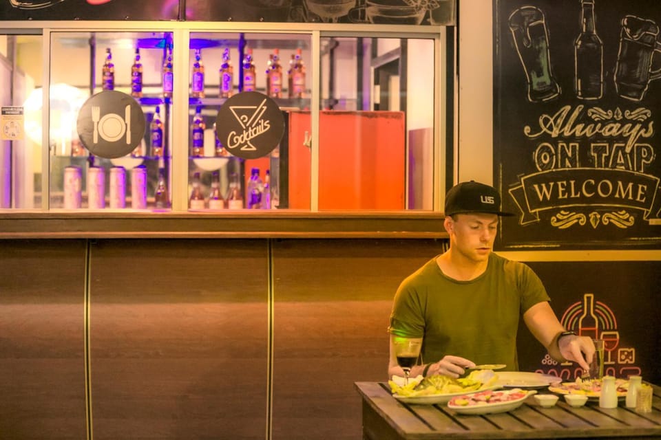 Lounge or bar, Drinks