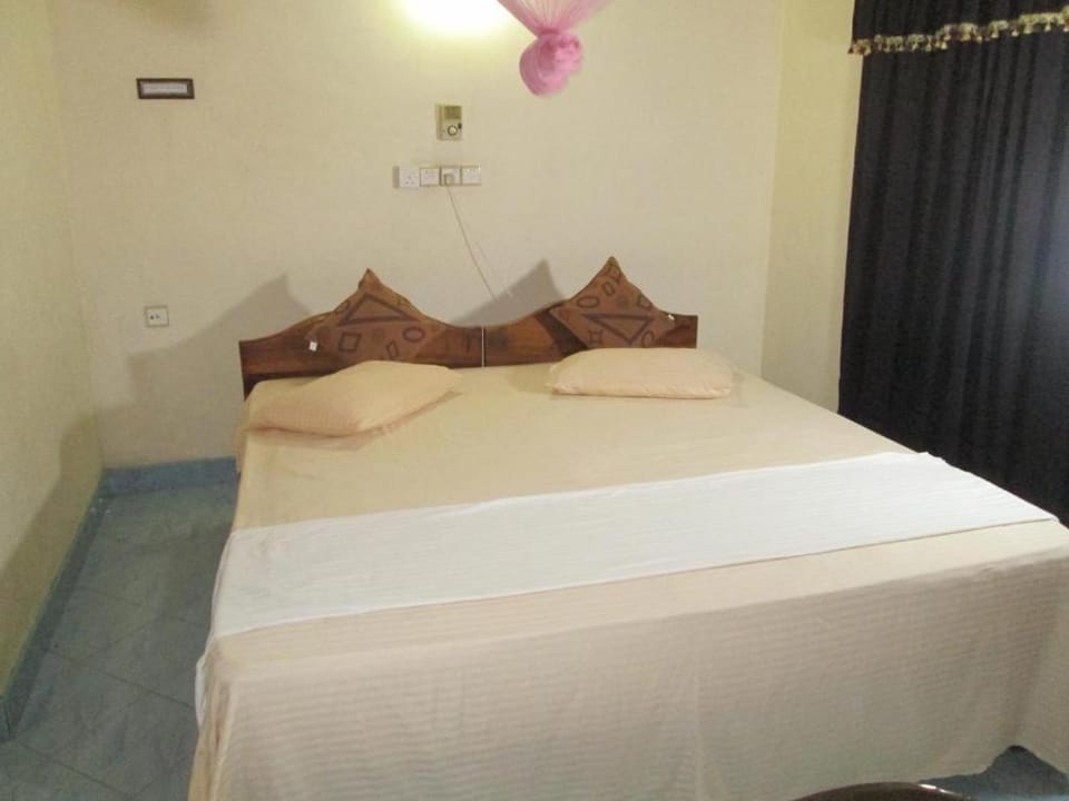 Hotel Surasa Hotel in Sri Lanka
