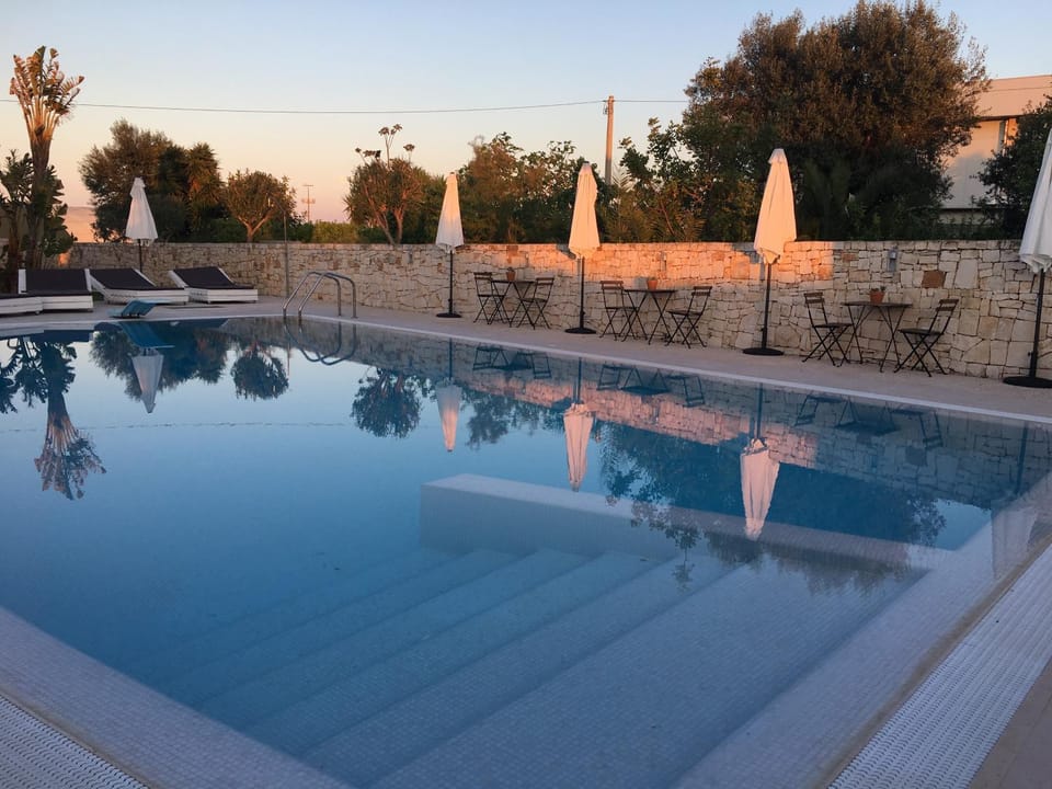 Swimming pool, Swimming pool