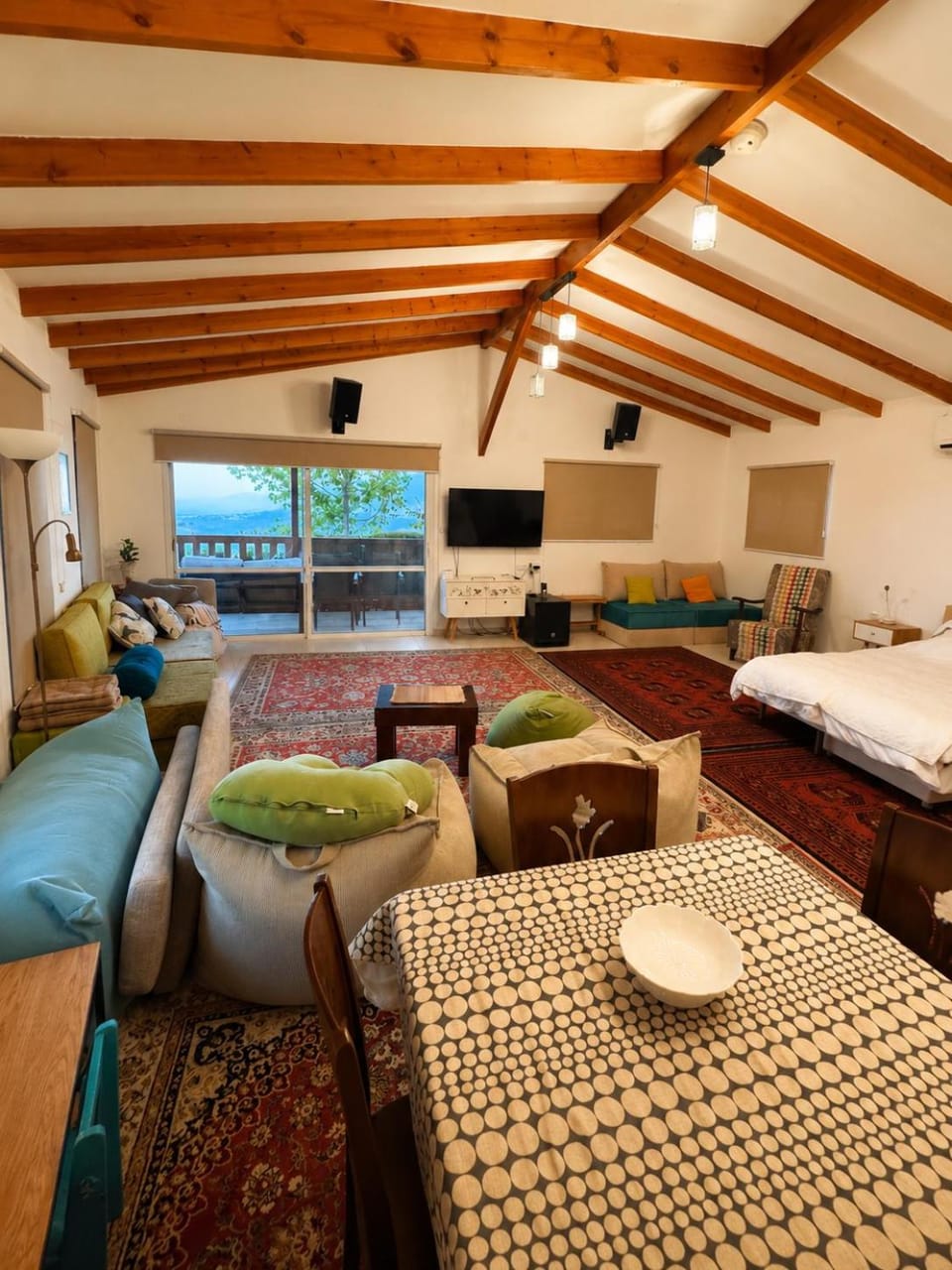 Photo of the whole room