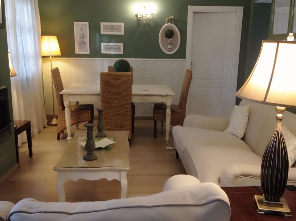 Finca La Favorita- Suites Country House in Sierra Norte de Sevilla