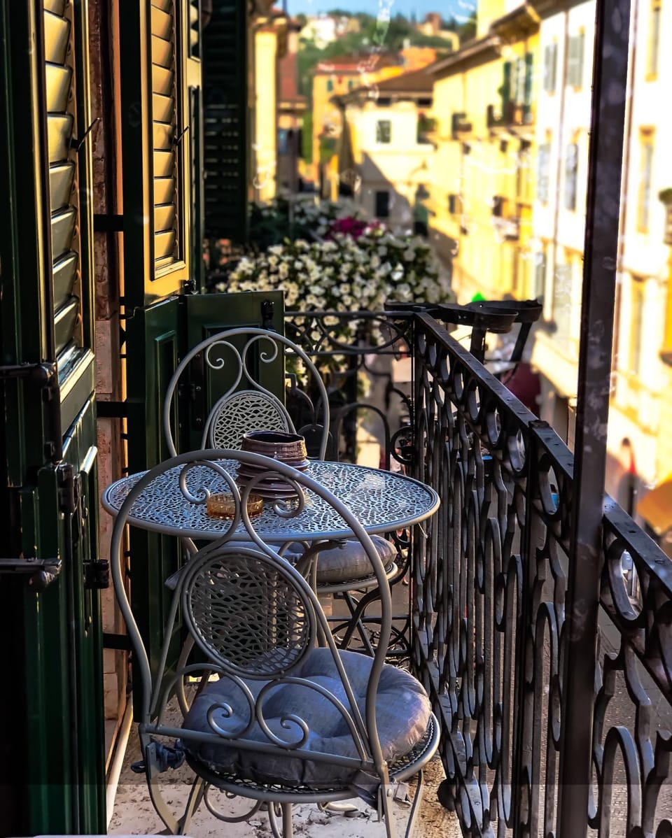Balcony/Terrace, City view